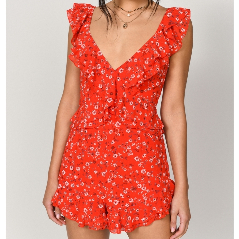 NWT Tobi Floral Romper!! (Size Large)